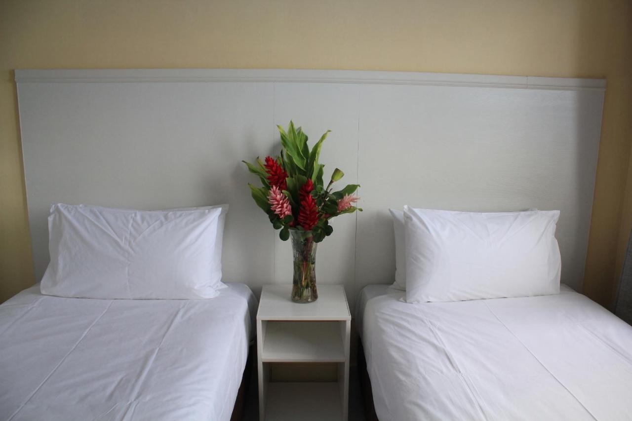 Central Bay Motel Port Vila Esterno foto